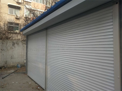 車庫門出問題了到底應(yīng)該買還是修？